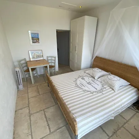 Auberge De La Croix Du Pape Èze Exterior foto