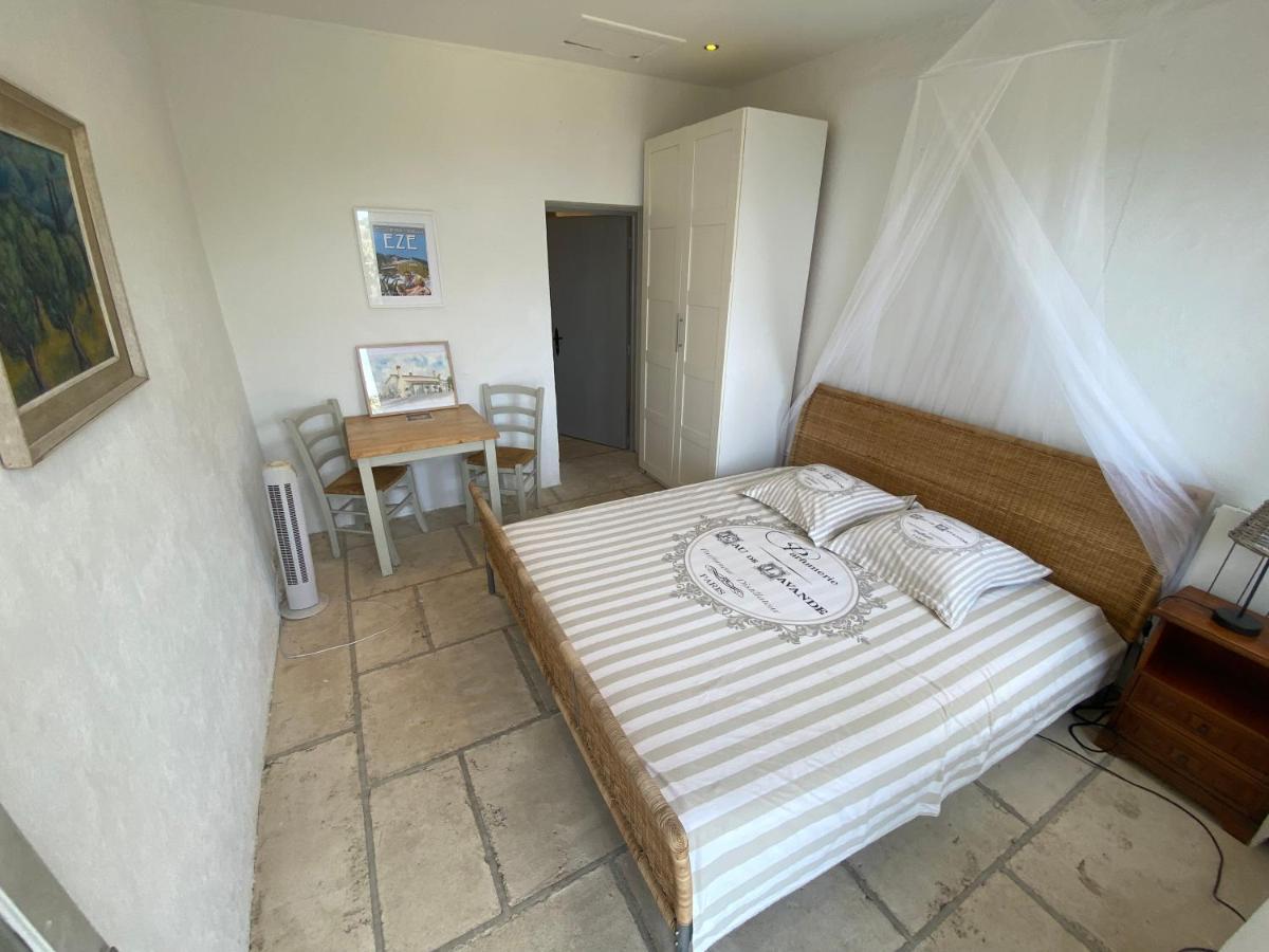 Guest house De La Croix Du Pape Eze